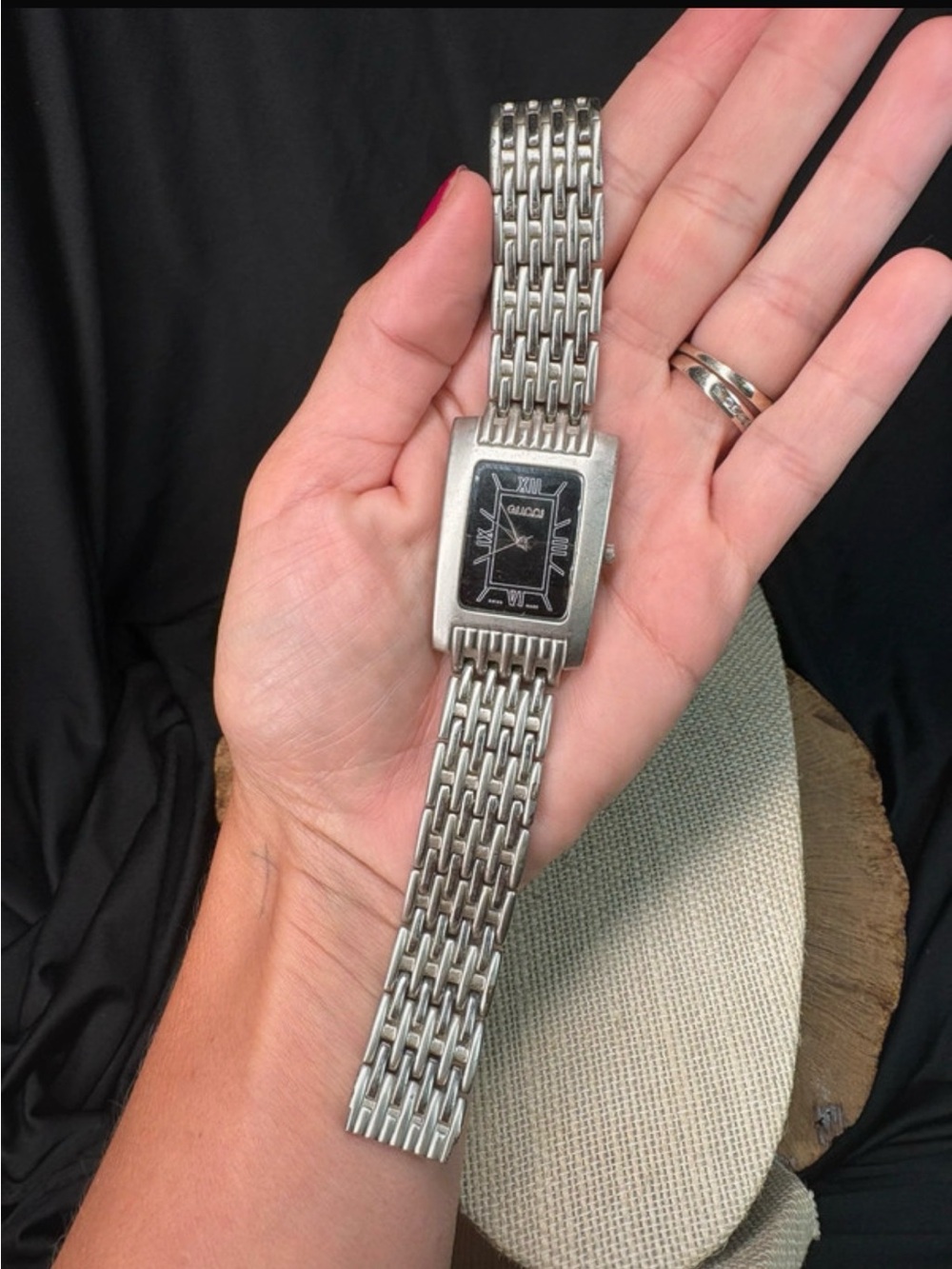 Gucci Style Women's Quartz
Wristwatch Stainless Steel Read